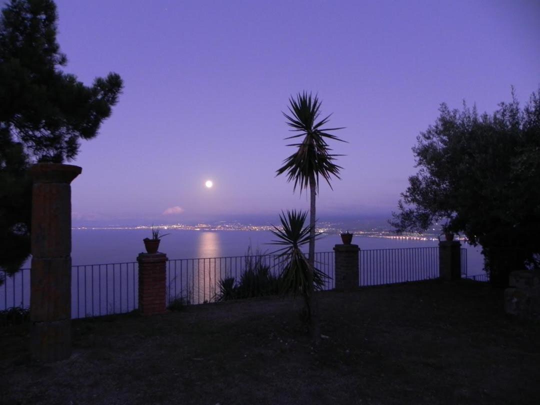 A Casa Di Peppino Villa Greco Tindari Exterior photo