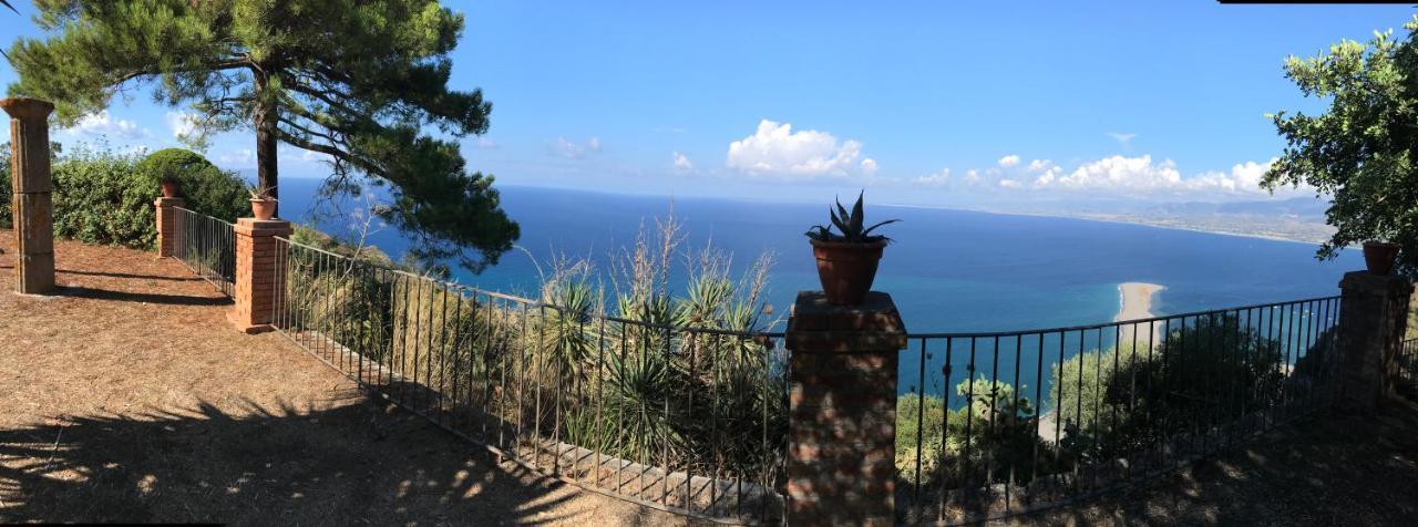 A Casa Di Peppino Villa Greco Tindari Exterior photo